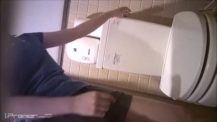 女子トイレ盗撮！洋式で魅せる美女たちの秘密