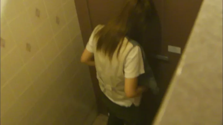 Hidden Cam Toilet Japanese Voyeur Hi-Vision 洋式トイレ空撮映像　10名収録 のスクリーンショット 5