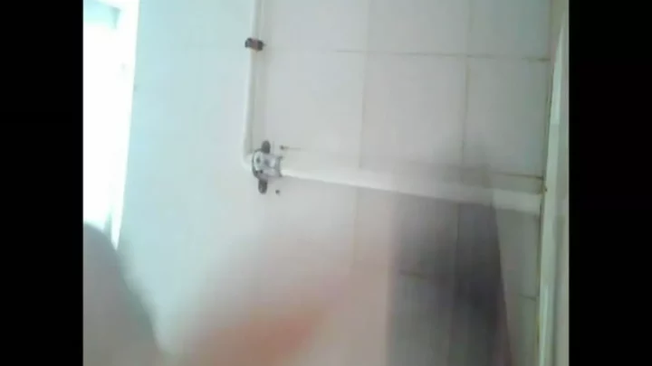 【和式トイレ盗撮】パイパンJKの秘められた日常 のスクリーンショット 9