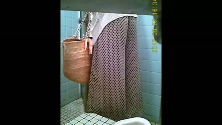GW限定！和式トイレの隠し撮り秘蔵映像解禁！ のスクリーンショット 9