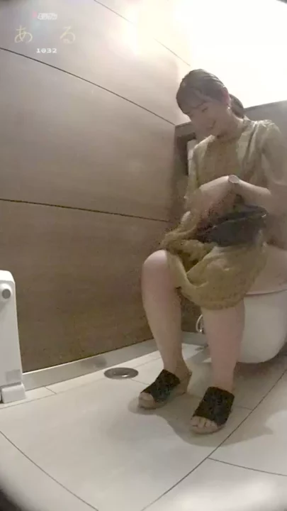 真夏の夜の秘密…花火大会トイレ盗撮【15名乱交】 のスクリーンショット 9
