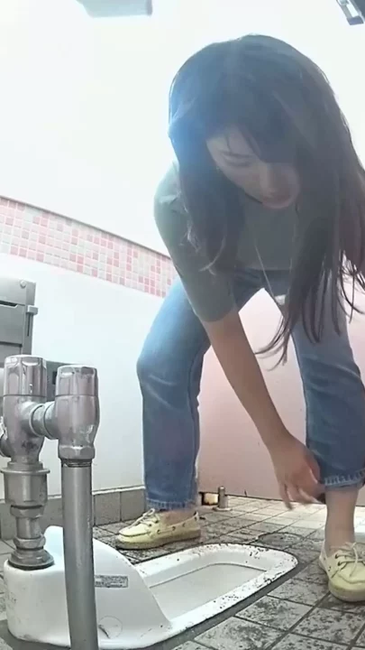 最後の狩場、隠し撮りトイレ盗撮の一部始終