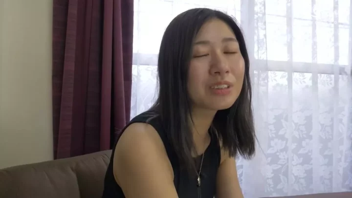 中村紗羅の爆裂放屁！本気の激臭下痢便に悶絶 のスクリーンショット 2
