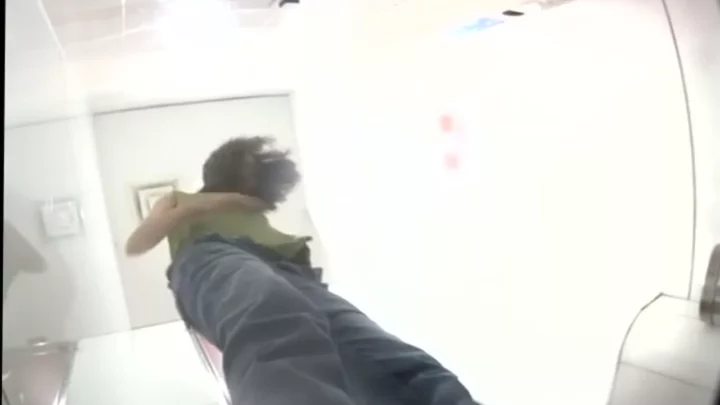 駅直下美人トイレ盗撮！思わず息をのむ美尻の数々 のスクリーンショット 2