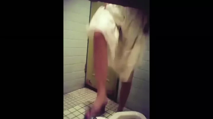 GW限定！和式トイレの隠し撮り秘蔵映像解禁！ のスクリーンショット 11