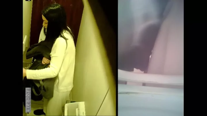 トイレ盗撮！清楚な美女たちの決定的瞬間 のスクリーンショット 3