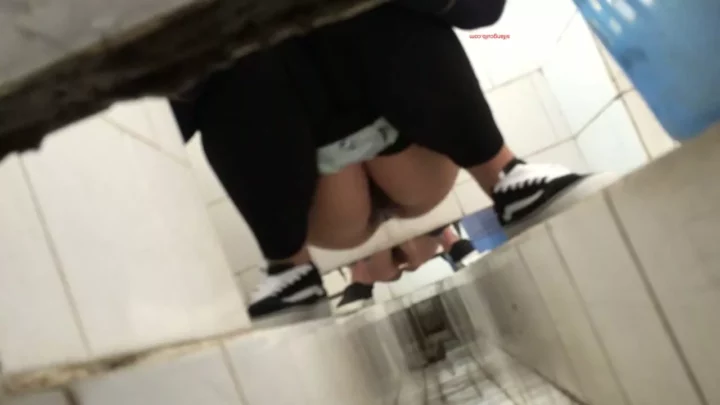 公衆トイレで盗撮！アブノーマル男子の衝撃コレクション