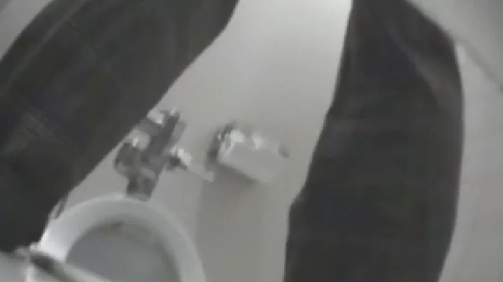 【和式トイレ盗撮】パイパンJKの秘められた日常 のスクリーンショット 8
