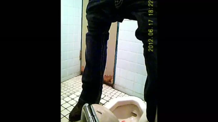 GW限定！和式トイレの隠し撮り秘蔵映像解禁！ のスクリーンショット 12