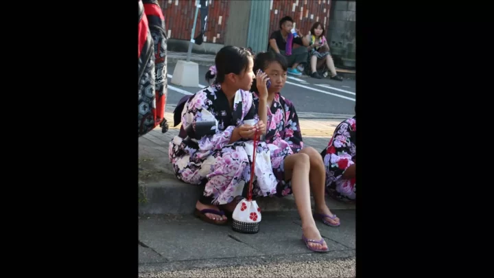 笑顔が眩しい二人組と偶然の出会い！隠し撮りトイレ のスクリーンショット 12