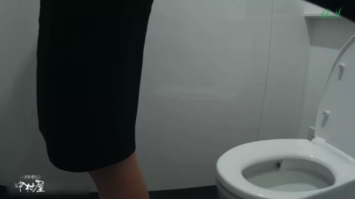 名門大学の女子トイレで繰り広げられる秘密の覗き見 のスクリーンショット 9