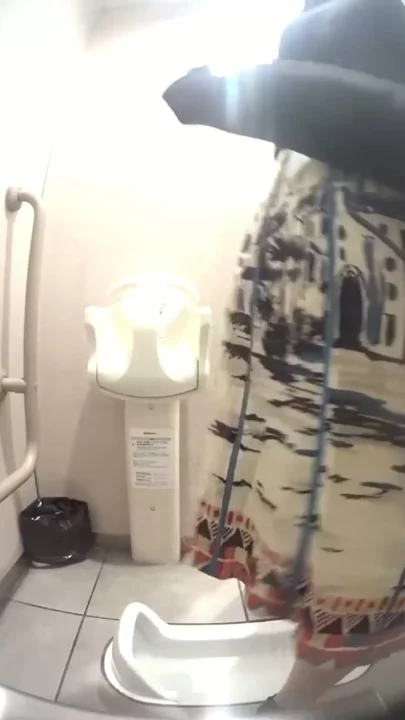 駅直下美人トイレの秘密！覗き見欲を刺激する5連発 のスクリーンショット 5