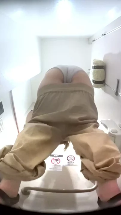 駅直下美人トイレの秘密！覗き見欲を刺激する5連発 のスクリーンショット 6