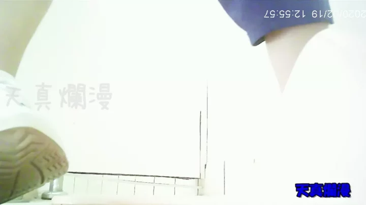 隠し撮りトイレ盗撮！剛毛ふさふさ美女の衝撃チェック のスクリーンショット 10