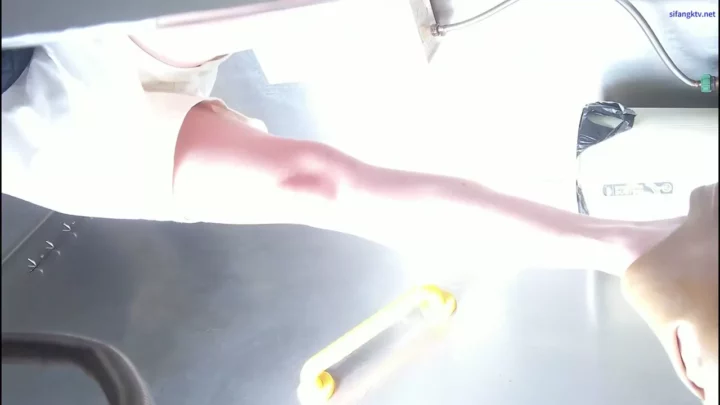 盗撮された中国女性の決定的瞬間！極秘トイレ隠し撮り のスクリーンショット 6