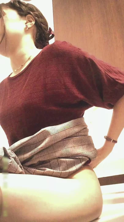 激震！石原さとみ似の美少女が洗面所で…無修正盗撮 のスクリーンショット 4