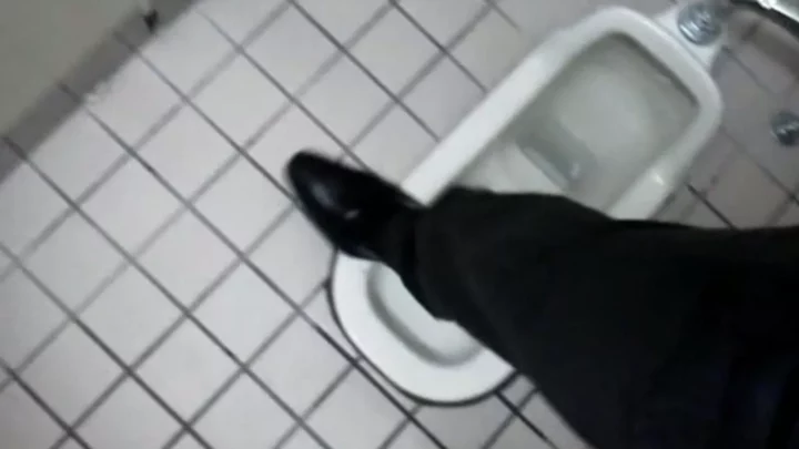 【トイレ盗撮】厳選！隠しカメラが捉えた美少女の素顔 のスクリーンショット 9