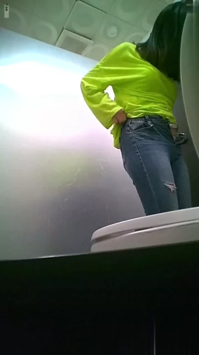 禁断の盗撮！中国女子トイレの覗き見映像 のスクリーンショット 1