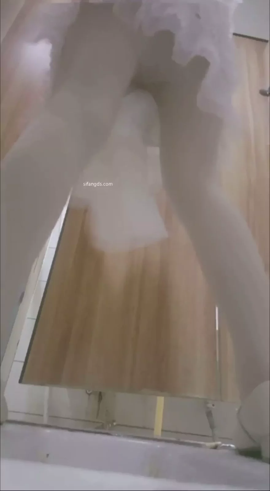 【2025年最新】戦慄のトイレ盗撮集！絶叫＆ハプニング連発