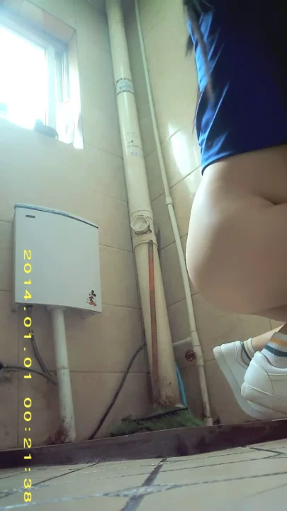オフィス街のトイレで盗撮！働く女性たちの秘密 のスクリーンショット 9