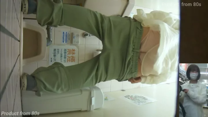 隠し撮り和式トイレ！覗き見欲を刺激する無修正映像集 のスクリーンショット 9