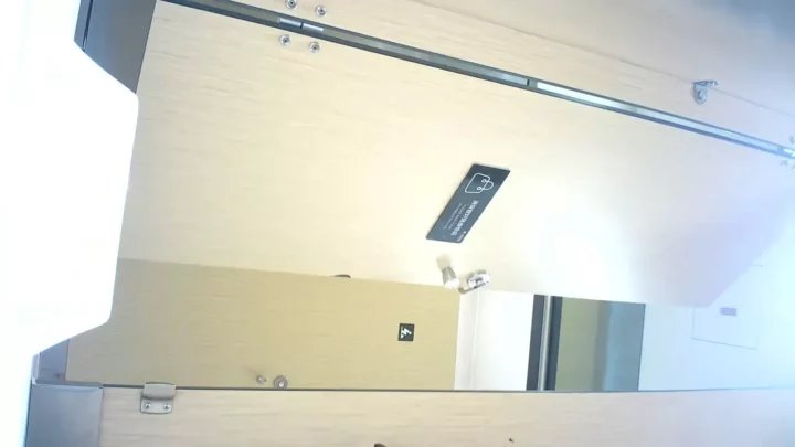 中国の個室トイレで盗撮！美女を隠し撮り のスクリーンショット 10
