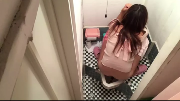 【韓国盗撮】雑居ビル公衆トイレの衝撃 のスクリーンショット 11