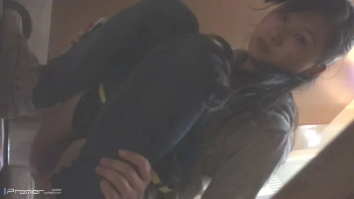 ベビーフェイスの美人女子大生！魅惑のヌードヒップ