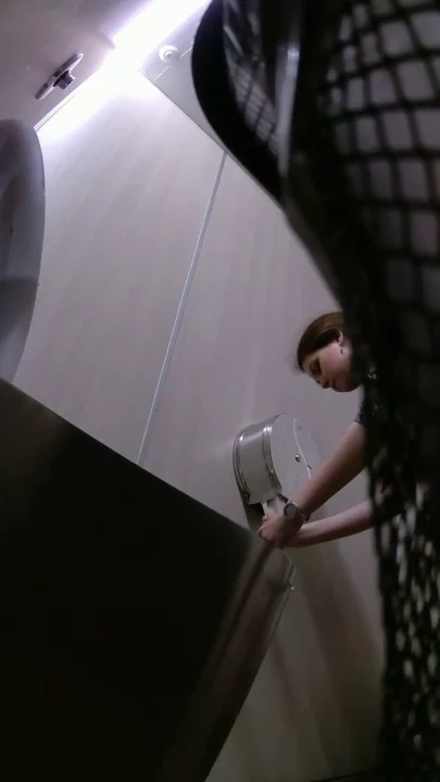 欲望うずまくストリート！屋外トイレで秘密の逢瀬