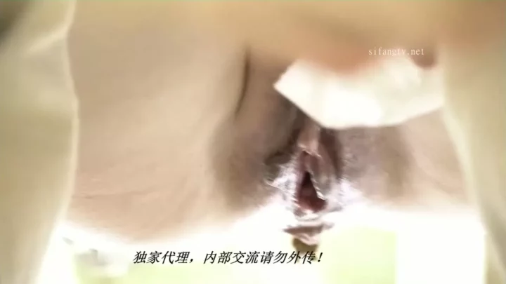 【4K】中国公衆トイレ隠し撮り！覗き見エロ動画 のスクリーンショット 3