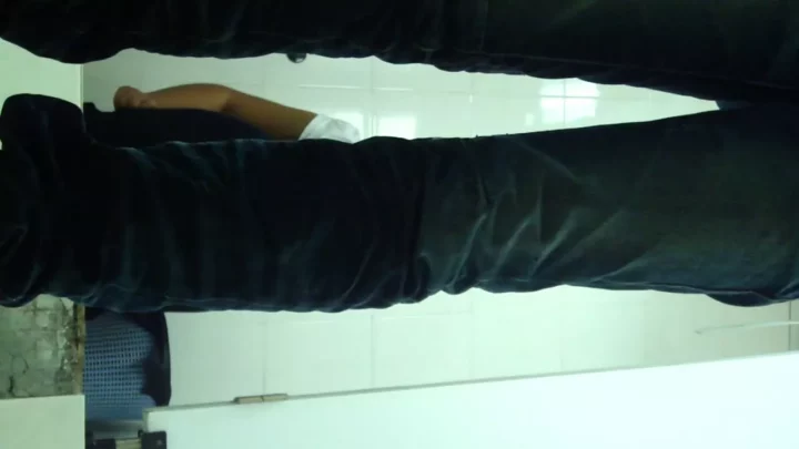 中国開放トイレ盗撮：無防備な女性たちの秘密 のスクリーンショット 8
