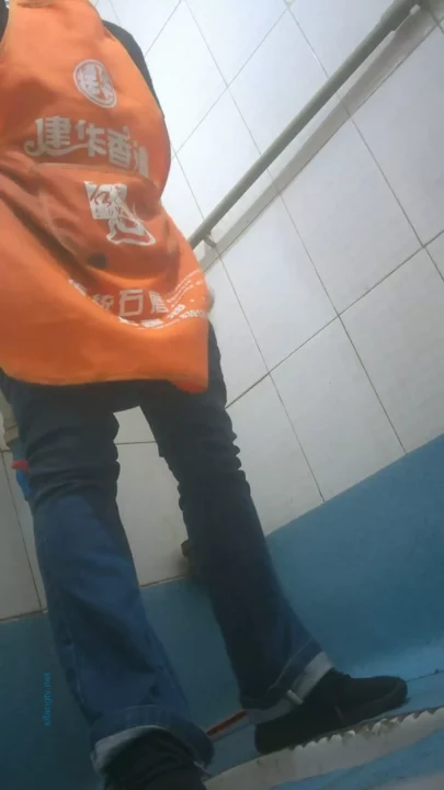 女子学生トイレ盗撮！隠しカメラが捉えた極秘映像 のスクリーンショット 8