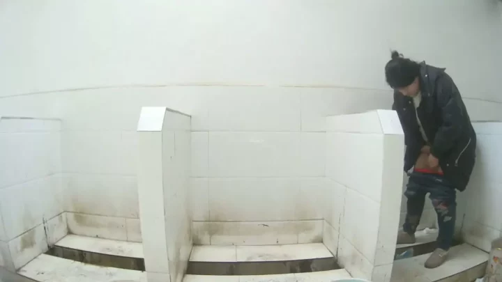 中国の公衆トイレで繰り広げられる覗き見の世界 のスクリーンショット 8