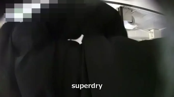 大胆不敵！隠し撮りカメラが捉えた女性たちの素顔 のスクリーンショット 1