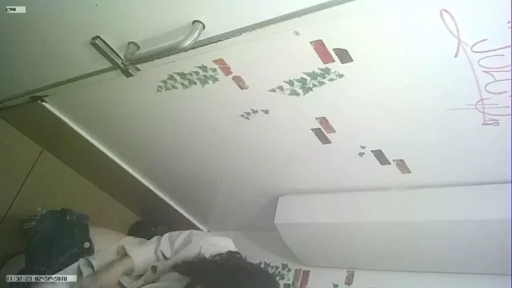 中国のトイレで繰り広げられる盗撮の瞬間【高画質】