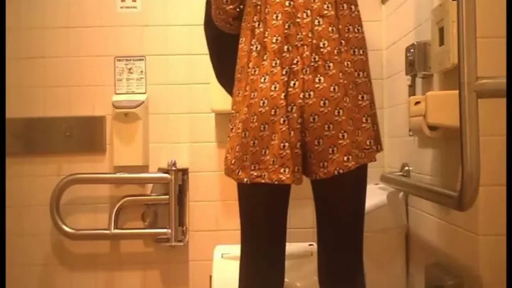 和式トイレの秘密… 美人OLの隠された日常 のスクリーンショット 2