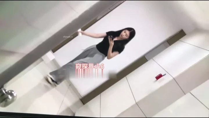 中国のトイレで繰り広げられる密かな覗き見！ のスクリーンショット 10