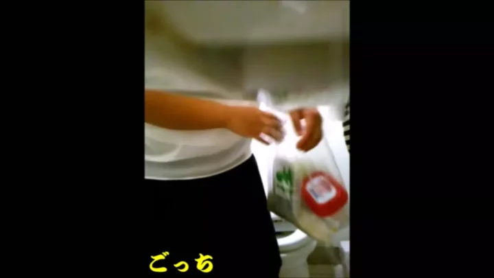 女子たちの秘められた日常：トイレでの密着ドキュメント vol.31 のスクリーンショット 11