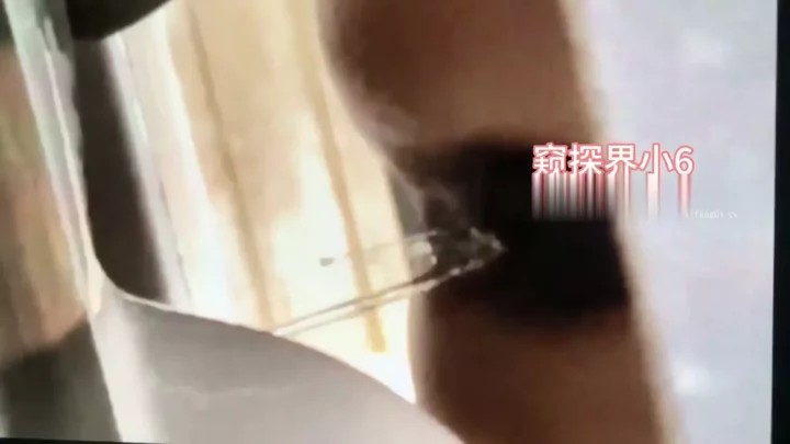 【盗撮】中国トイレで大胆不敵な盗撮！ のスクリーンショット 11