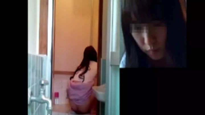 【盗撮】下痢に悶える女性のトイレ盗撮 Vol.2 のスクリーンショット 4