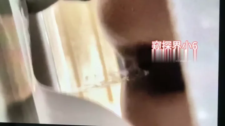 【盗撮】中国トイレで大胆不敵な盗撮！ のスクリーンショット 12
