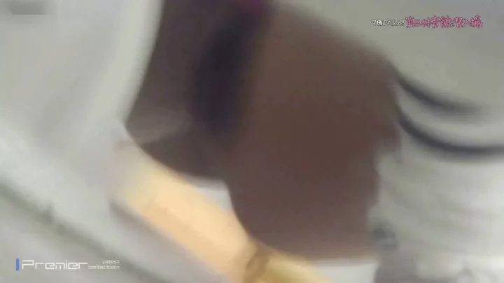 まさかの展開！トイレで起きた一部始終を激写！