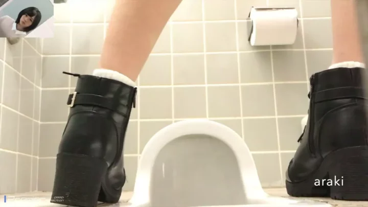 悶絶美肌に釘付け！隠し撮りトイレで極上快感 のスクリーンショット 2