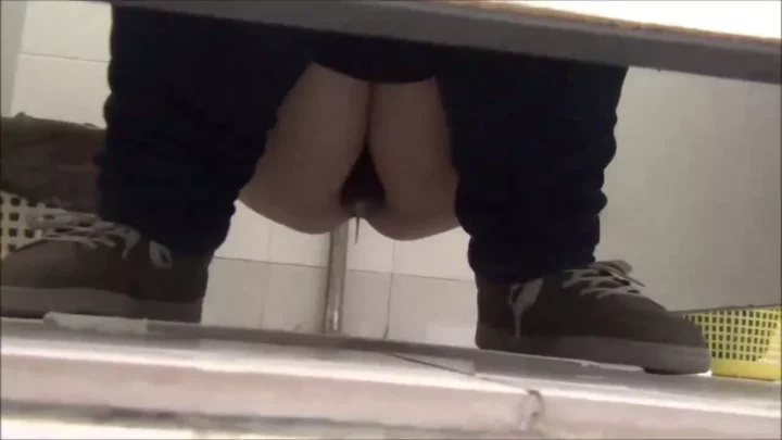 盗撮！コーヒーショップのトイレで繰り広げられる秘密 のスクリーンショット 15