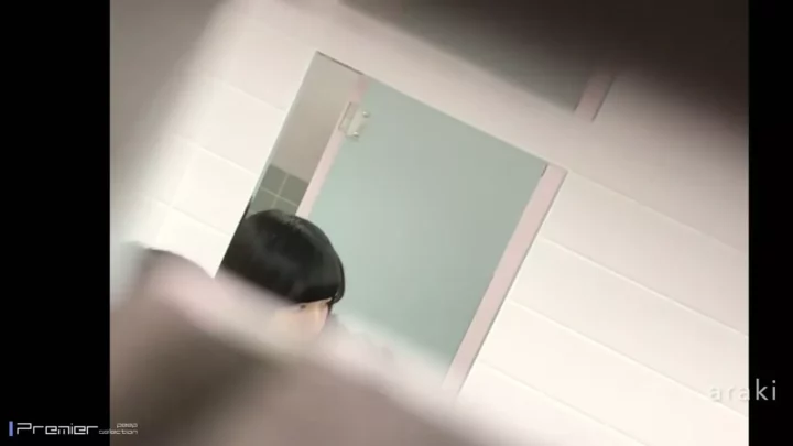 悶絶美肌に釘付け！隠し撮りトイレで極上快感 のスクリーンショット 4