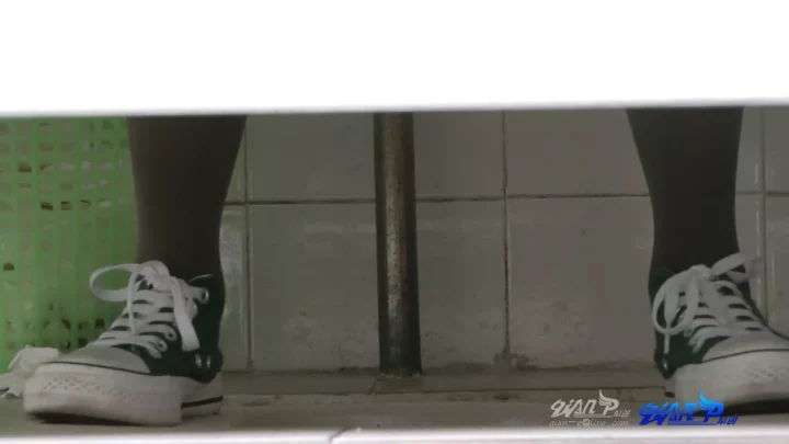 衝撃！中国トイレ盗撮映像集 sifangktv 939-941 のスクリーンショット 1