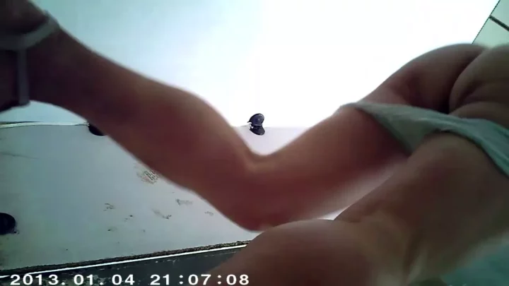 懐かしの公衆トイレで…紫苑華の秘められた過去 のスクリーンショット 3