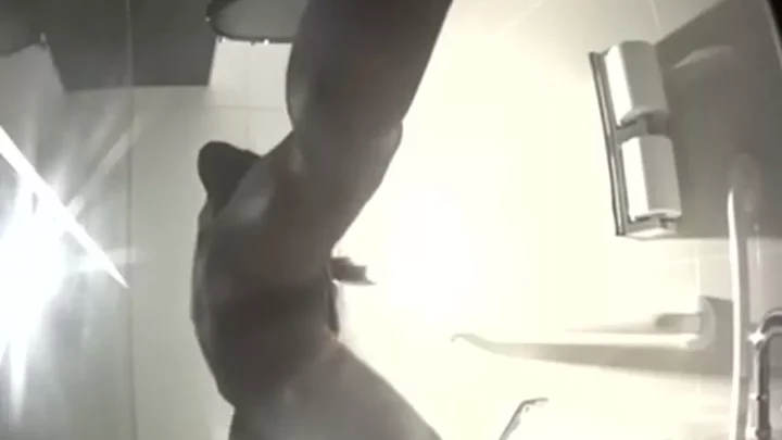 【無修正】美人OLを盗撮！驚愕の局部ドアップ のスクリーンショット 3