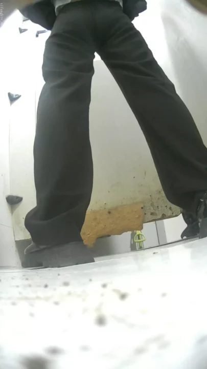 女子大の秘密トイレ盗撮！まさかの展開に絶句