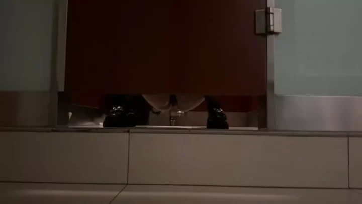 盗撮！中国トイレで仕掛けられた隠しカメラ のスクリーンショット 8